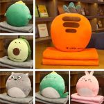 coussin peluche fraise pour chambre d'enfant