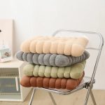 coussin rectangulaire beige pour chaise